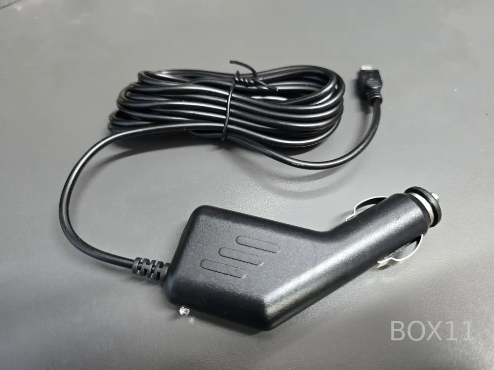 ���� ������� ������������� mini USB ��� ������������ 5V 2A